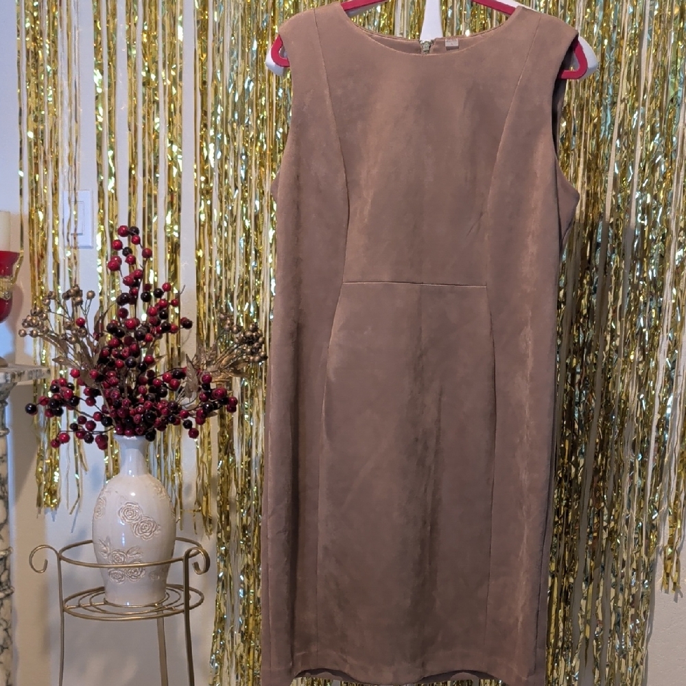 🔥Elegant Tan Sleeveless Dress By Calvin Klein, Size 16